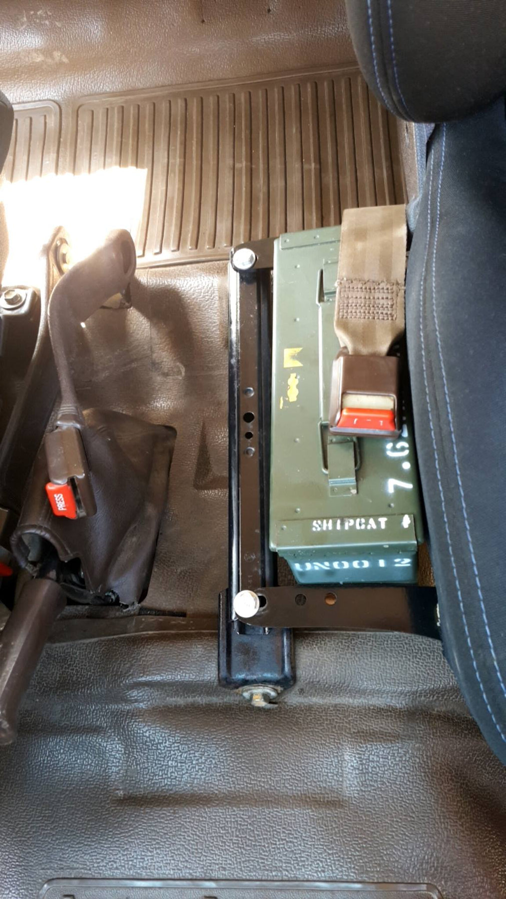 Seat Adapter Kit - Suitable for use with 60 Series LandCruiser