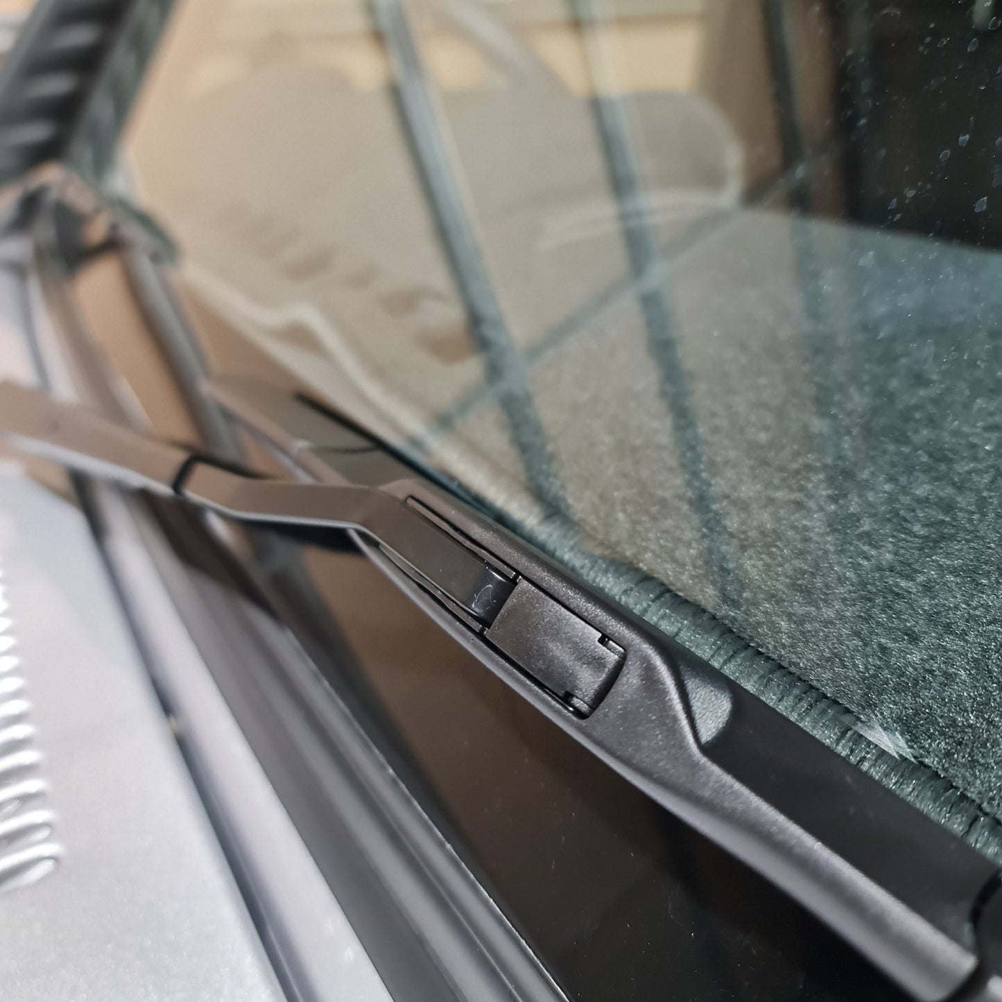 Wiper Blades - Suitable for use with 60 series Toyota Land Cruiser (Set)