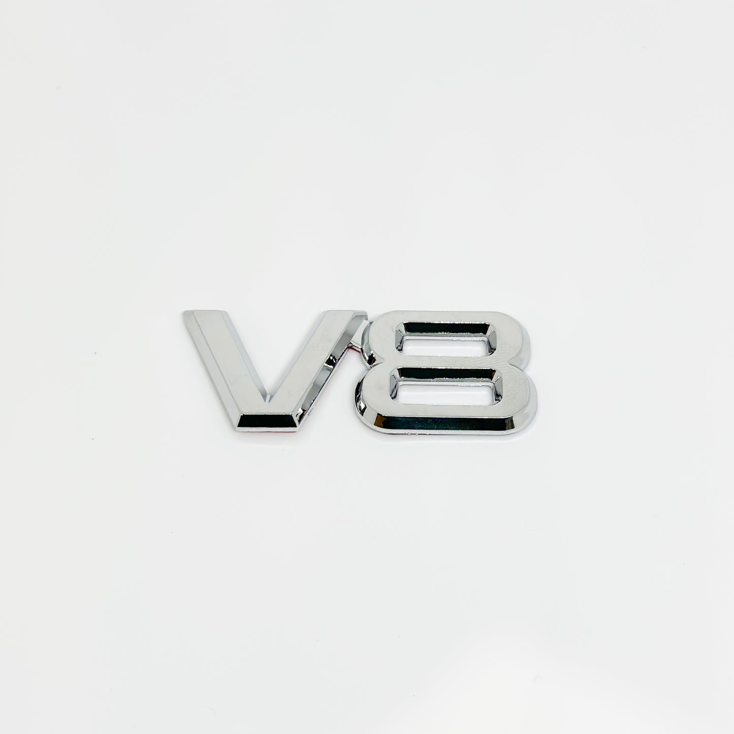 V8 Emblem