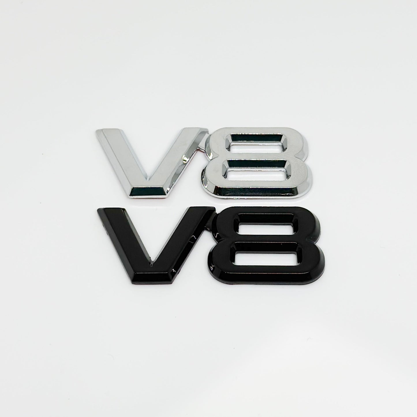V8 Emblem