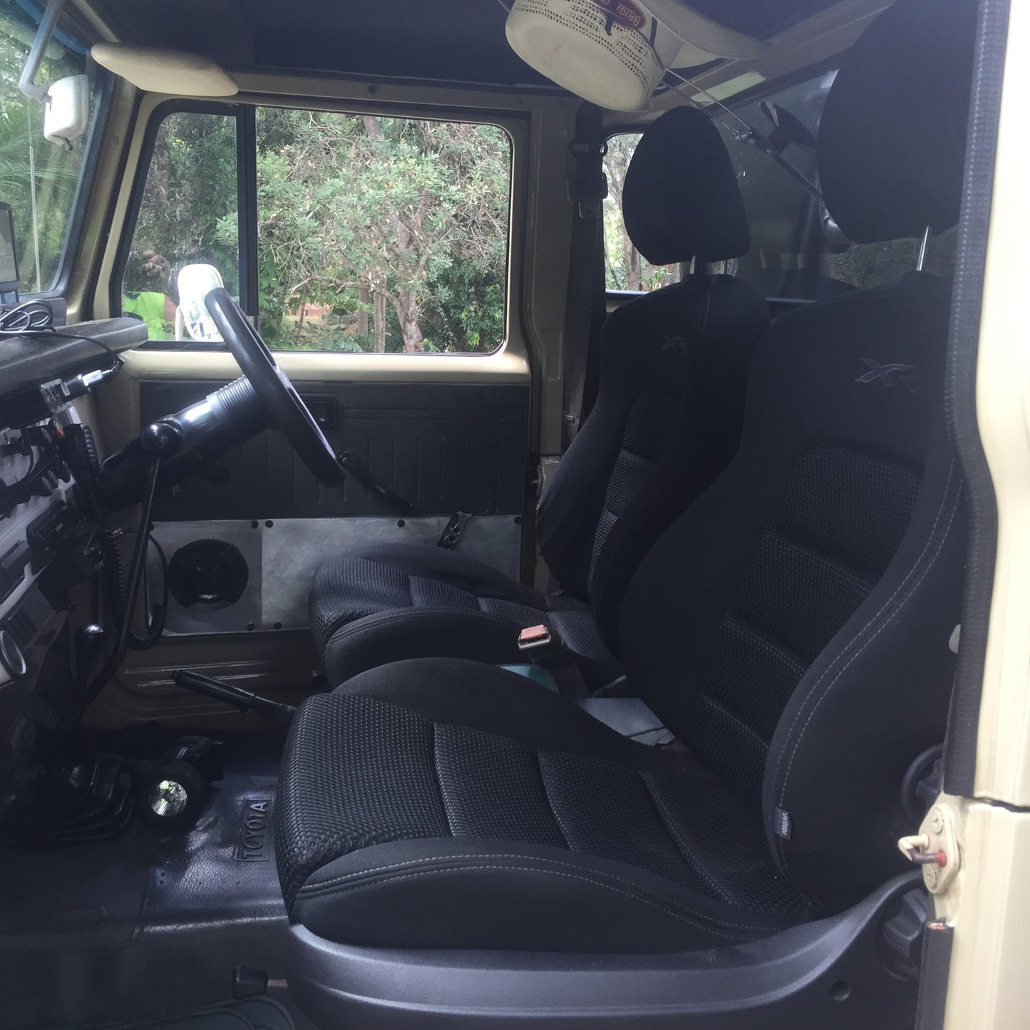 Seat Adapter Kit - Suitable for use with 40 Series LandCruiser