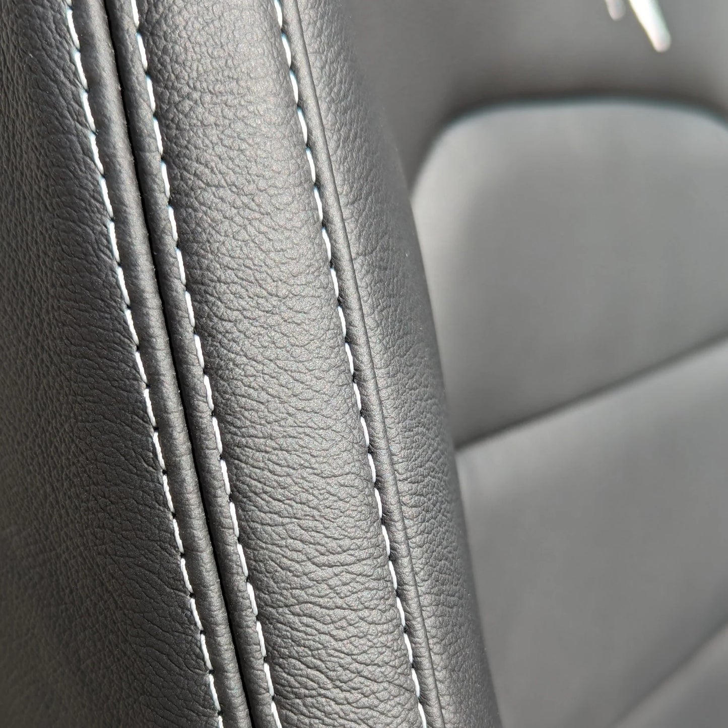 Huracan Fabrication Premium Touring Seats - 100/105 Series