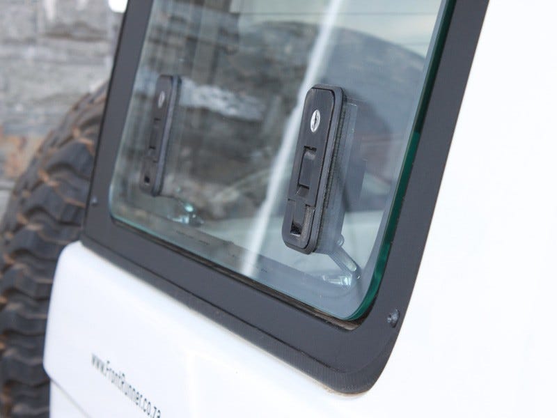 Toyota Land Cruiser 76 Gullwing Window / Right Hand Side Glass - image 5