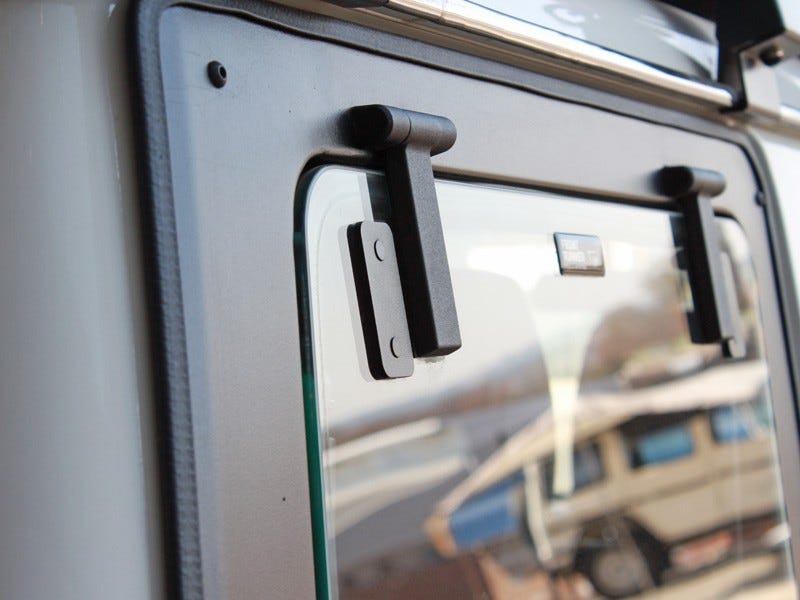 Toyota Land Cruiser 76 Gullwing Window / Right Hand Side Glass - image 6