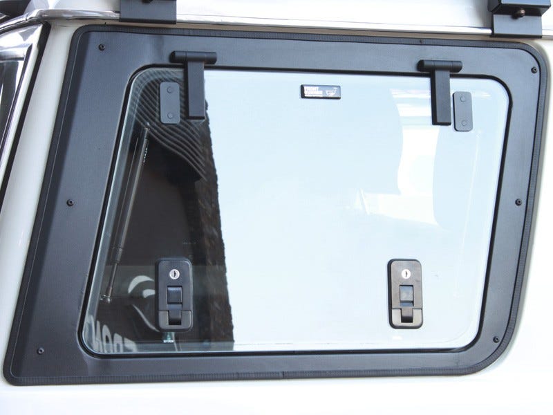 Toyota Land Cruiser 76 Gullwing Window / Right Hand Side Glass - image 3